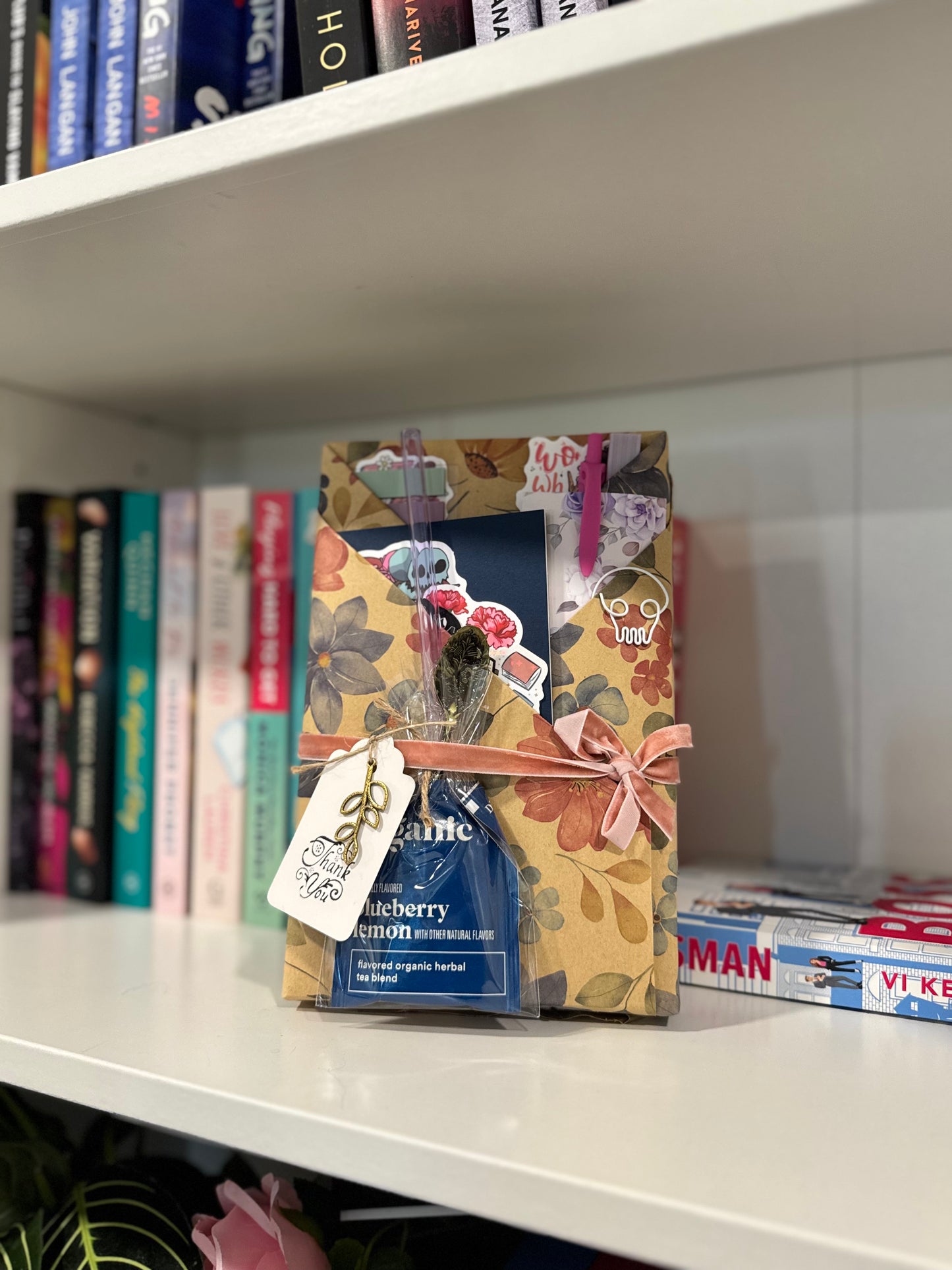 Tea & Spoon Blind Date with a Book Bundle - Chapters & Chances