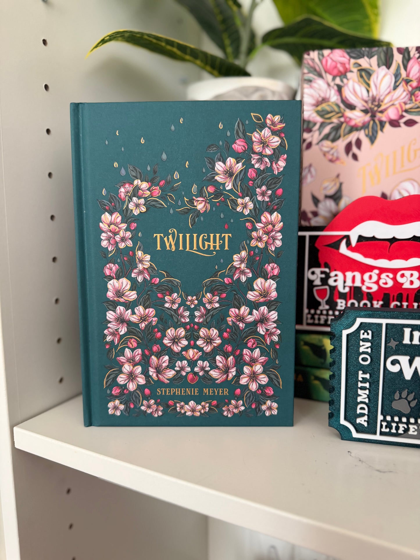 LIMITED RELEASE Special Edition Twilight Book Box w/ 3d Print(s) - Werewolf or Vampire